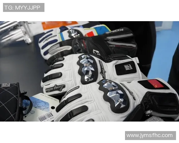 全球顶级足球明星专属球鞋盘点 探秘科技与设计的完美结合 全球顶级足球明星专属球鞋盘点 探秘科技与设计的完美结合